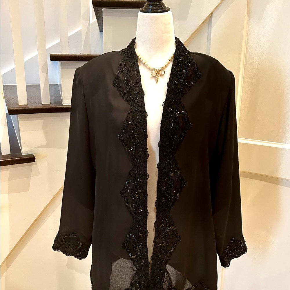 Elegant Black Lace Trim Robe